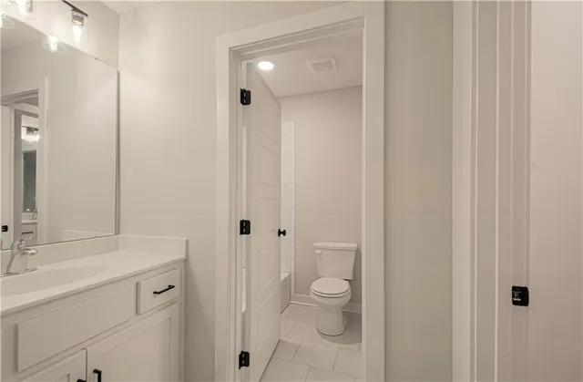 $669,900 | 4814 Northeast 105th Street, Kansas City, MO 64156