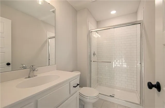 $669,900 | 4814 Northeast 105th Street, Kansas City, MO 64156