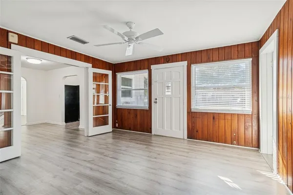 $2,750 | 2900 49th Street North, St. Petersburg, FL 33710