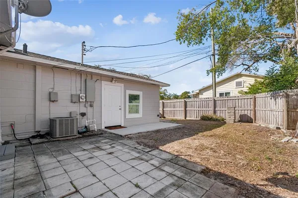 $2,750 | 2900 49th Street North, St. Petersburg, FL 33710