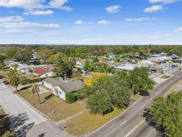 $2,750 | 2900 49th Street North, St. Petersburg, FL 33710