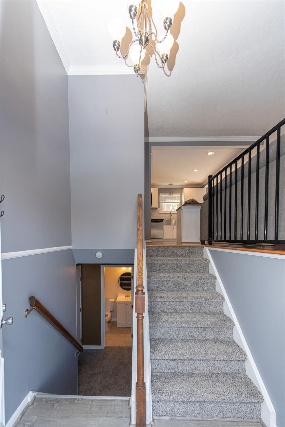 5737 Lawrence Road Cincinnati, OH 45248 - Photo 5 of 37