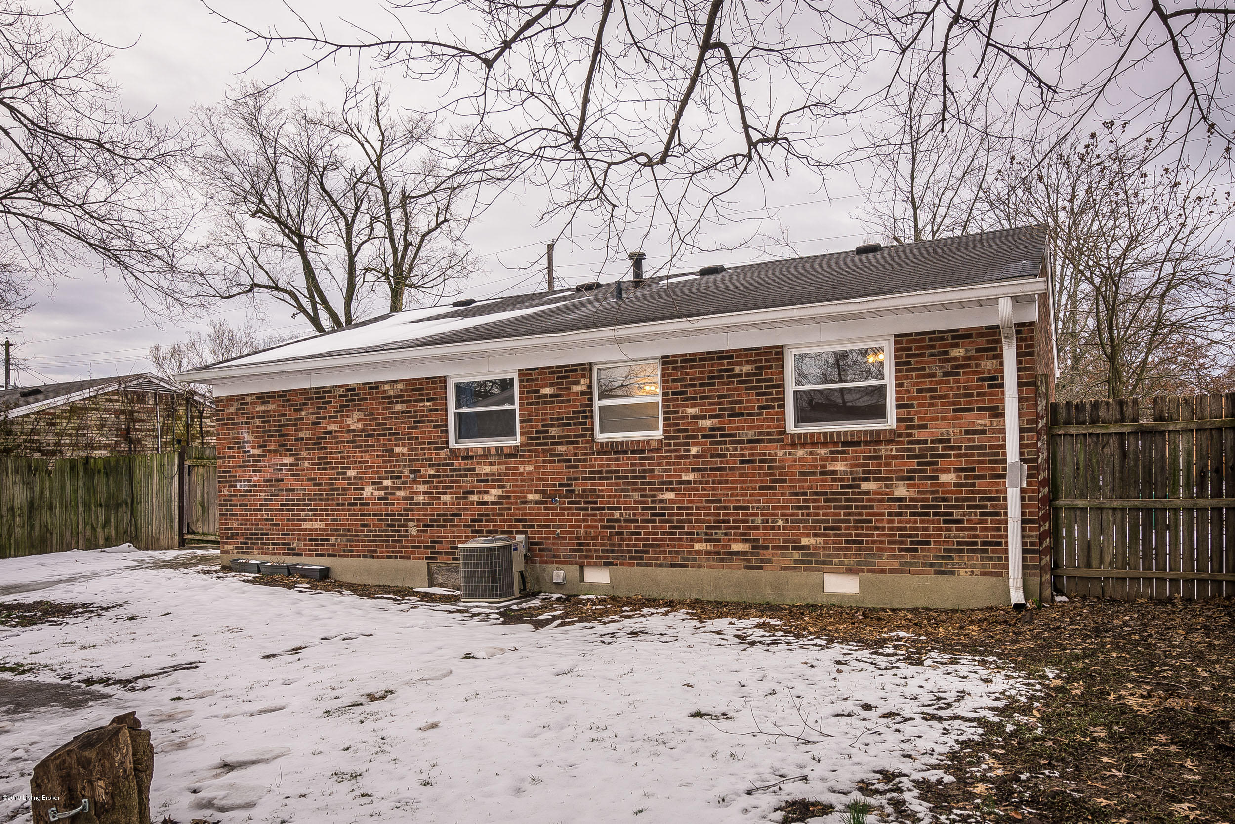 384 Overlook Road Louisville, KY 40229 - Photo 28 of 30 384 Overlook Road-08