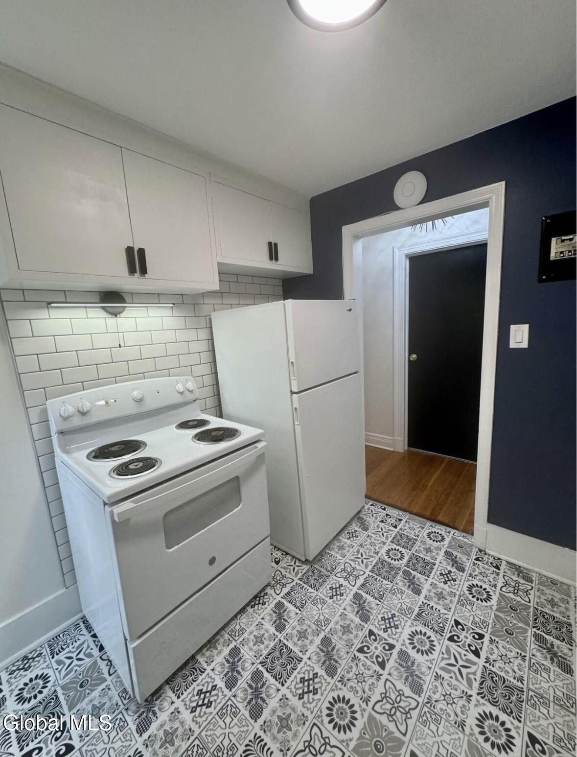 612 Union Street, Unit 9 Schenectady, NY 12305 - Photo 8 of 29 4B045586-CF01-4E8E-A260-F4E0FC2EA7EF_1_2