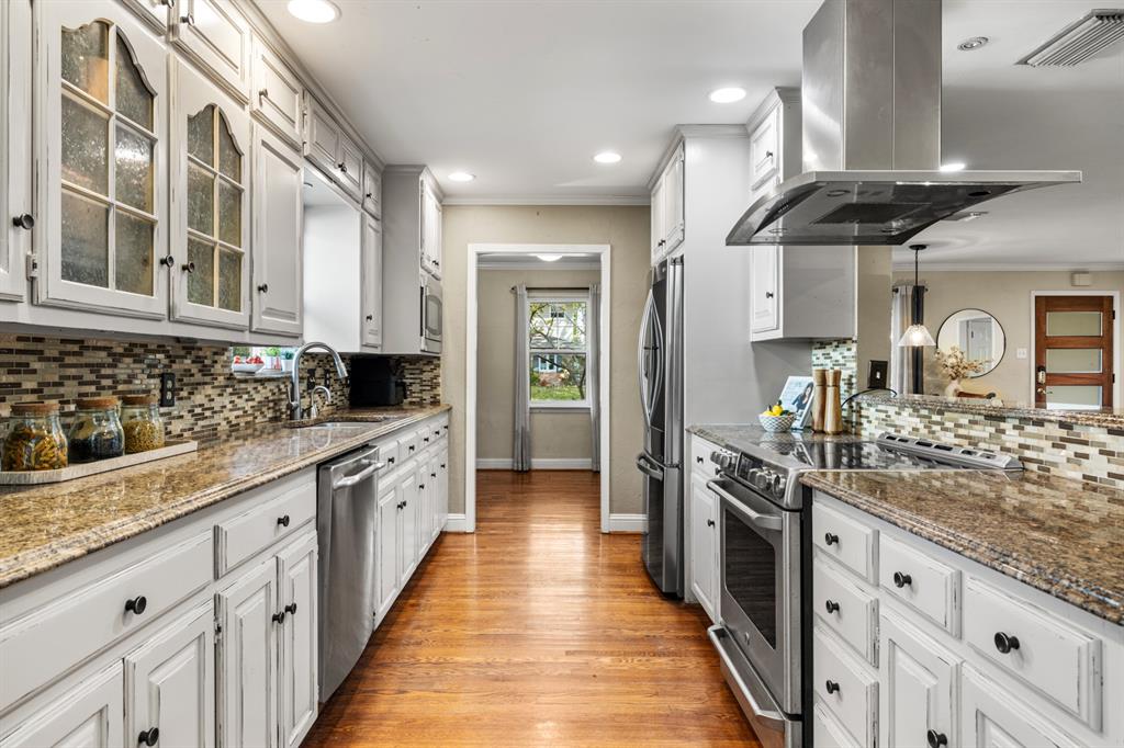 9623 Broken Bow Road Dallas, TX 75238 - Photo 13 of 31