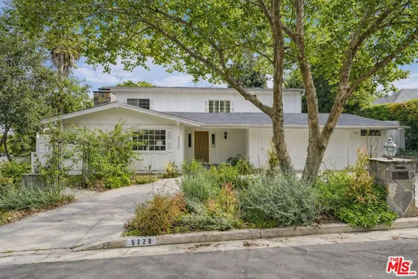 $1,899,999 | 5220 Melvin Avenue, Tarzana, CA 91356