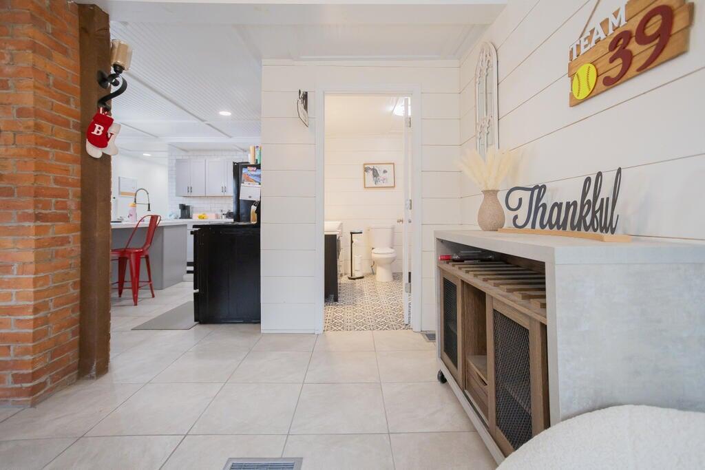 130 Holley Road Farmington, ME 04938 - Photo 17 of 59 15-Living Room