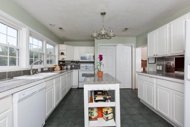 6714 Brocks Gap Road Broadway, VA 22815 - Photo 8 of 32 Features great lighting, views and storage!