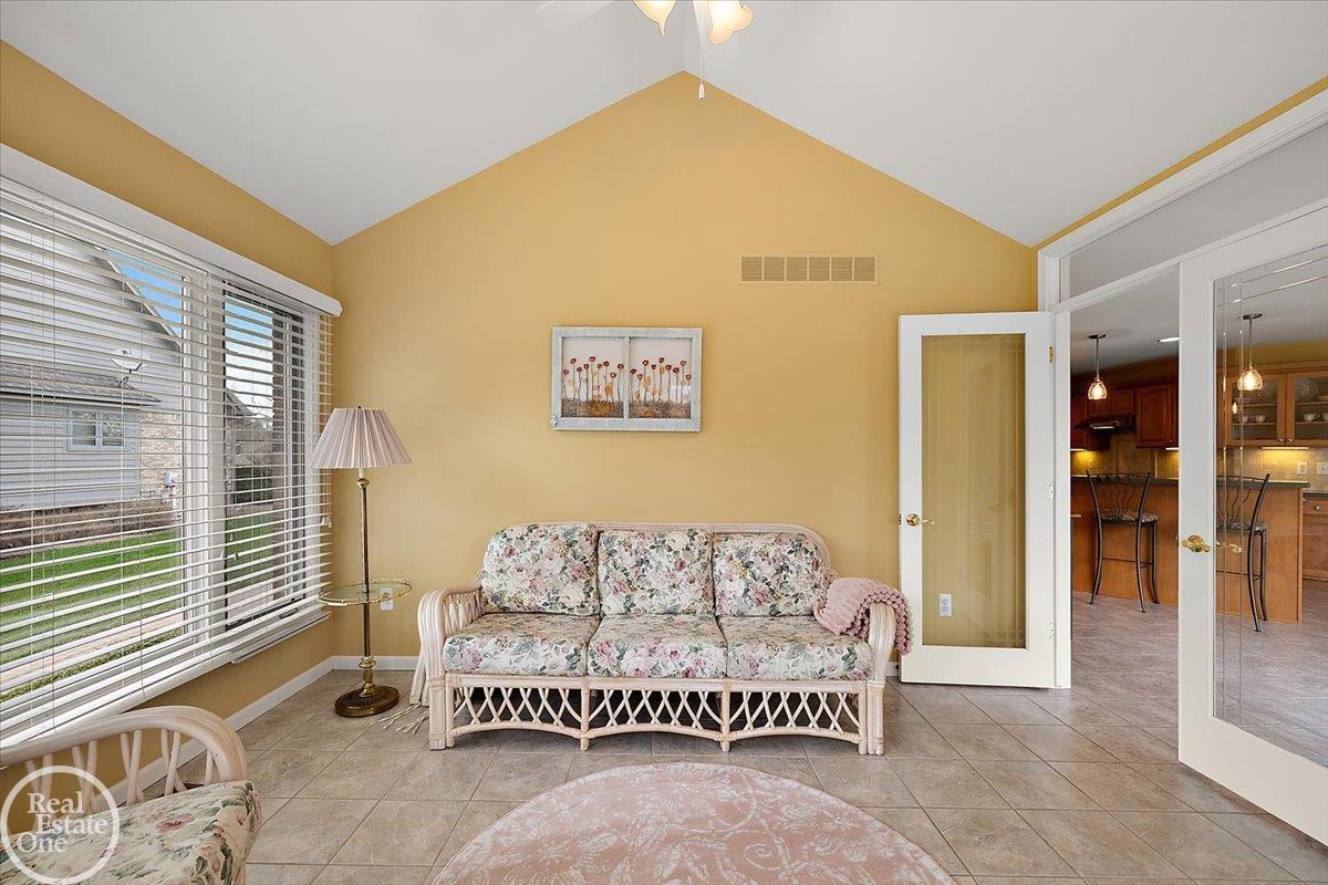 63815 Inverness Washington, MI 48095 - Photo 32 of 66 50204771-0cb56171-4063-4b6a-8edd-18275ac11dfc.JPG