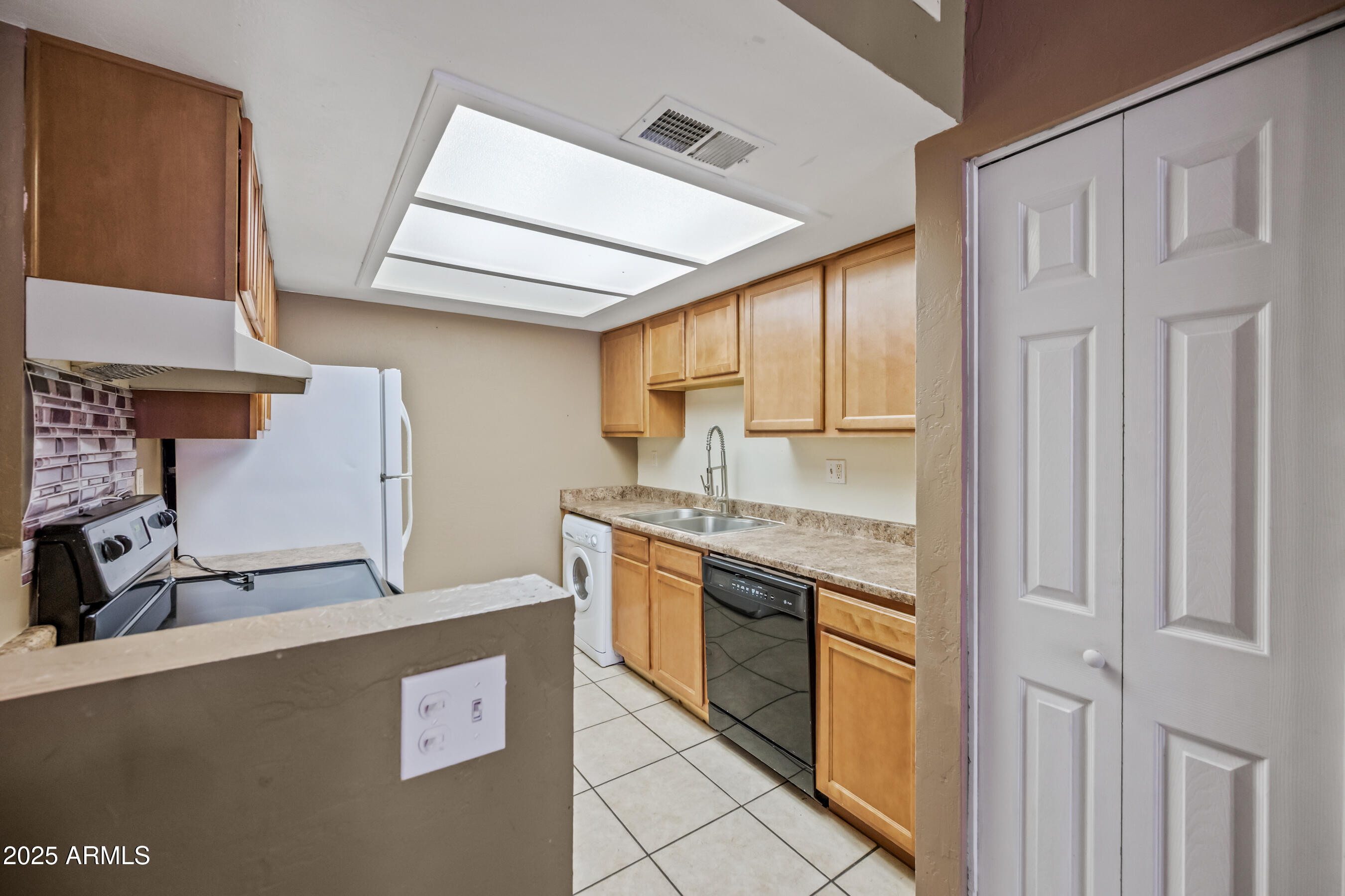 16602 North 25th Street, Unit 114 Phoenix, AZ 85032 - Photo 8 of 21 8-16602N25S114-ocupix