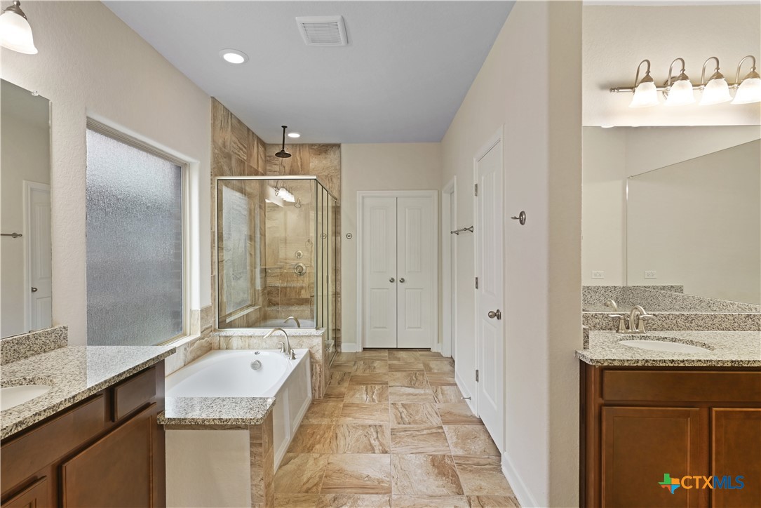 513 Concerto Ct Spring Branch Spring Branch, TX 78070 - Photo 12 of 22 Primary Bathroom - Double Vanity