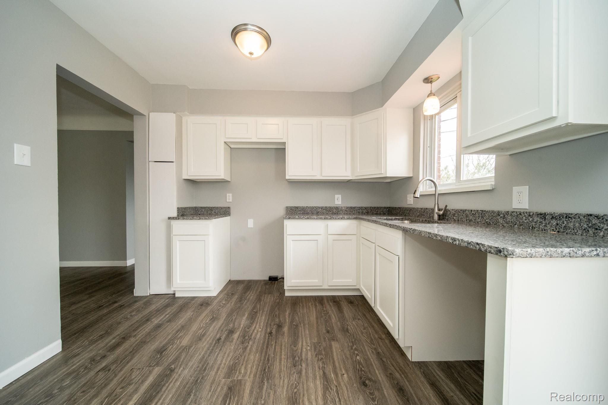 14141 Inkster Road Livonia, MI 48154 - Photo 8 of 57 DSC03198.jpg