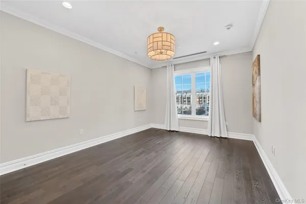 $15,000 | 5000 Royal Court, Unit 5114, North Hills, NY 11040