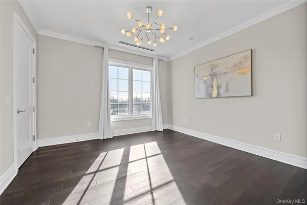 $15,000 | 5000 Royal Court, Unit 5114, North Hills, NY 11040