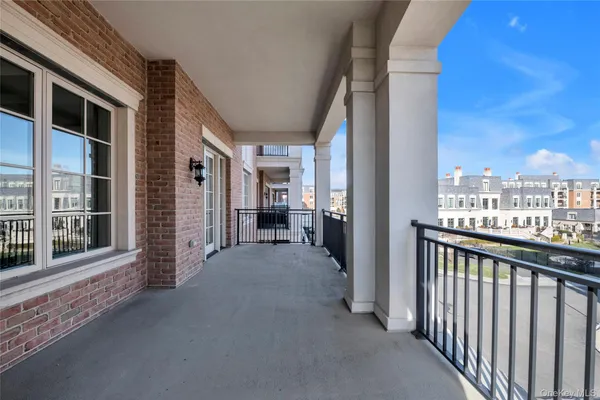 $15,000 | 5000 Royal Court, Unit 5114, North Hills, NY 11040