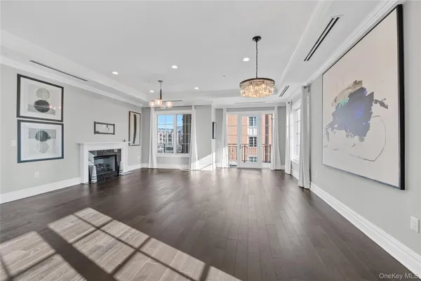 $15,000 | 5000 Royal Court, Unit 5114, North Hills, NY 11040