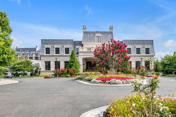 $15,000 | 5000 Royal Court, Unit 5114, North Hills, NY 11040