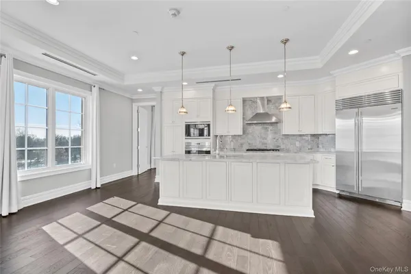 $15,000 | 5000 Royal Court, Unit 5114, North Hills, NY 11040