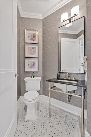 $15,000 | 5000 Royal Court, Unit 5114, North Hills, NY 11040