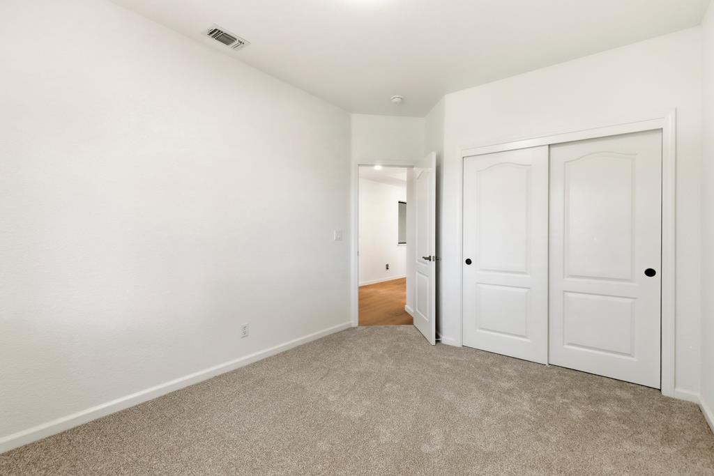 9510 Upper Valley Road Auburn, CA 95602 - Photo 31 of 55 Downstairs Guest Bedroom 1