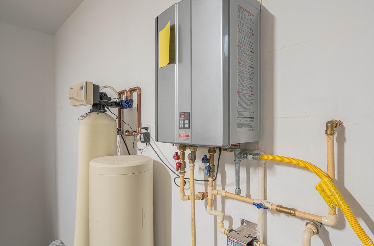 19130 Fallingwater Lane Marina, CA 93933 - Photo 33 of 43 a bathroom with a sink and a mirror