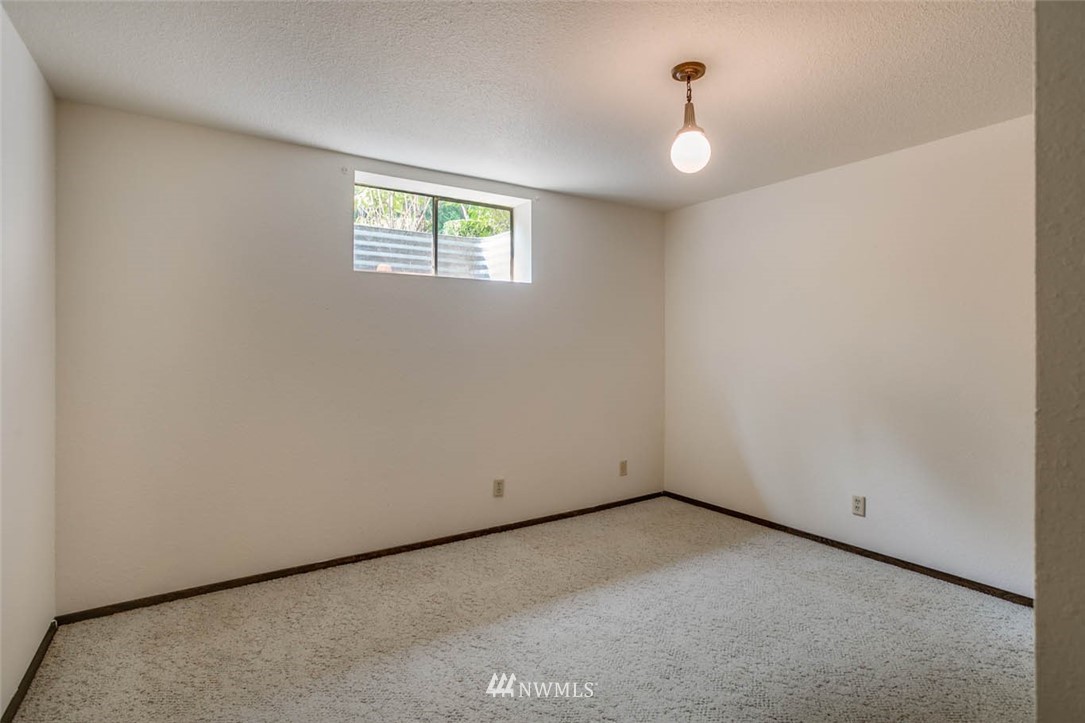14434 141st Avenue Southeast Renton, WA 98059 - Photo 19 of 25 Gallery Image 19