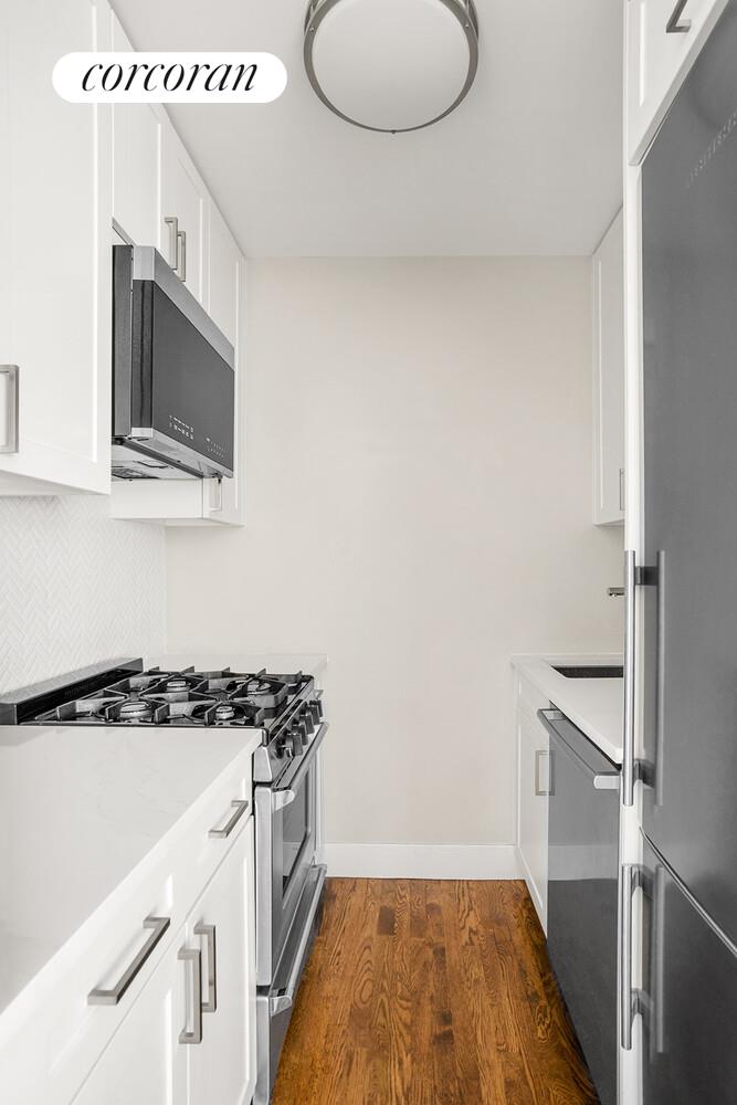 60 East 9th Street, Unit 603 Manhattan, NY 10003 - Photo 6 of 9