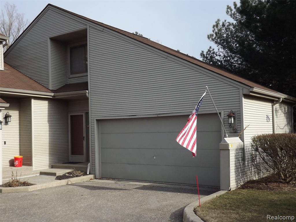 612 Ashley Circle Rochester Hills, MI 48307 - Photo 1 of 3