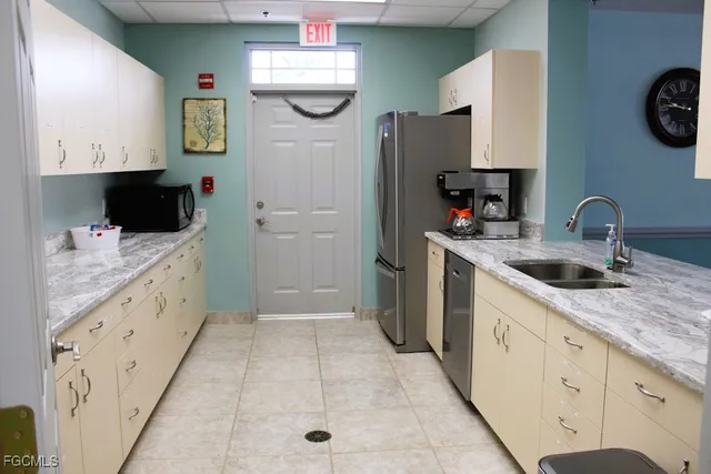 $1,800 | 16685 Lake Cir Drive, Unit 1044, Fort Myers, FL 33908