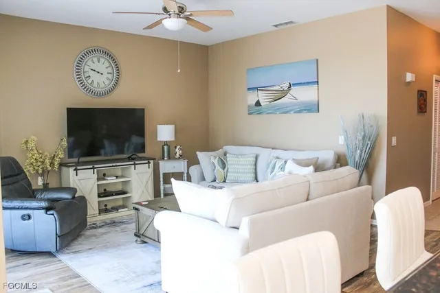 $1,800 | 16685 Lake Cir Drive, Unit 1044, Fort Myers, FL 33908