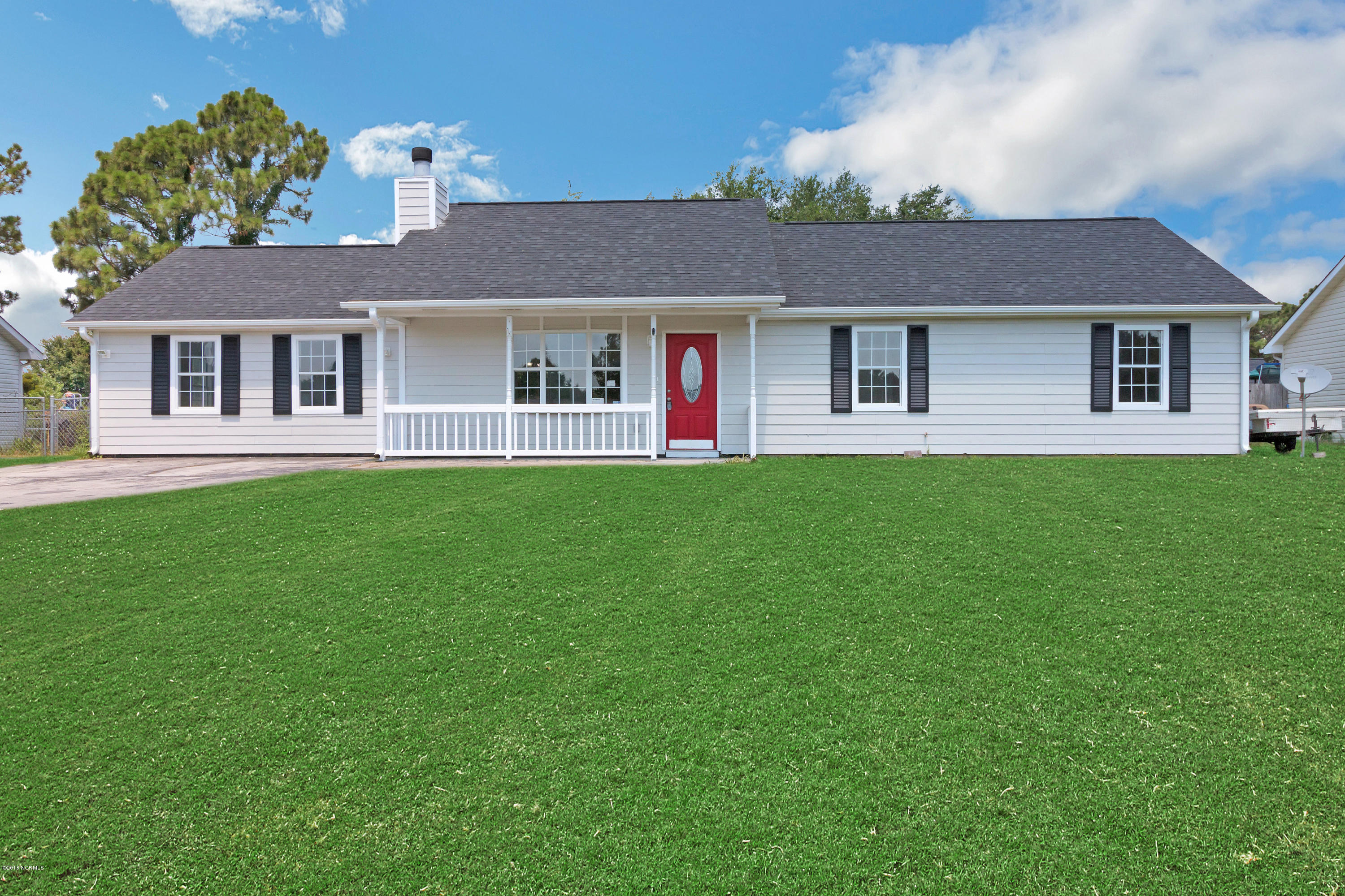 115 Parnell Road Hubert, NC 28539 - Photo 1 of 26 FRONT