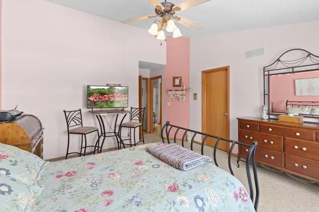 $290,000 | 6474 15th St Place North, Oakdale, MN 55128