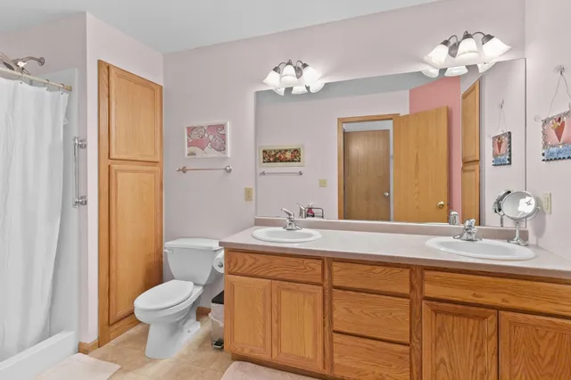 $290,000 | 6474 15th St Place North, Oakdale, MN 55128