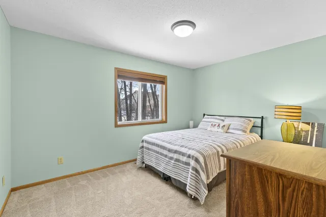 $290,000 | 6474 15th St Place North, Oakdale, MN 55128