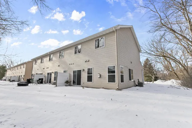 $290,000 | 6474 15th St Place North, Oakdale, MN 55128