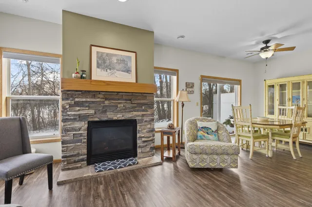 $290,000 | 6474 15th St Place North, Oakdale, MN 55128