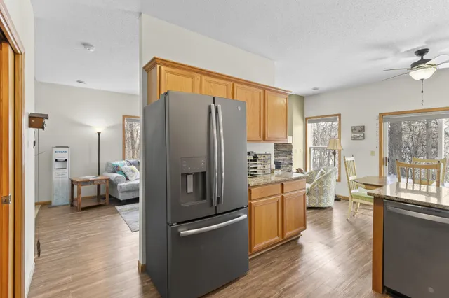 $290,000 | 6474 15th St Place North, Oakdale, MN 55128