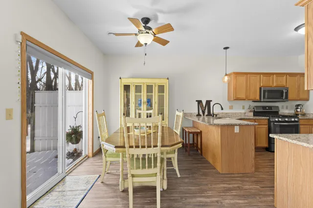 $290,000 | 6474 15th St Place North, Oakdale, MN 55128