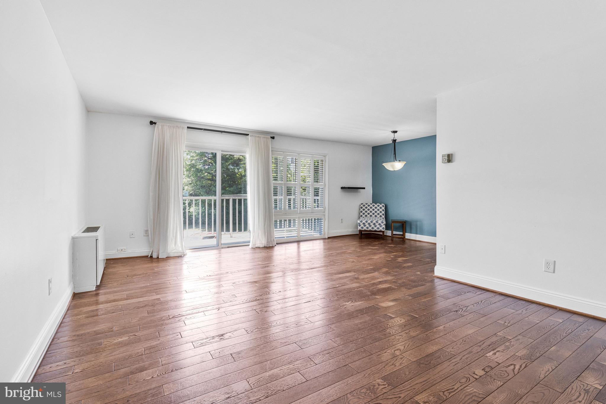 1005 Chillum Road, Unit 207 Hyattsville, MD 20782 - Photo 6 of 25 Living Room