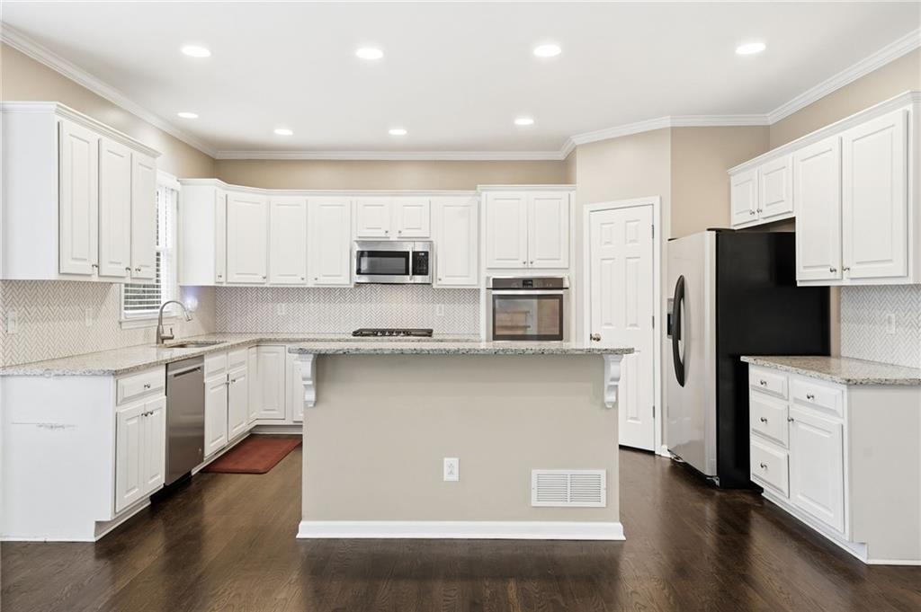 310 Stoneleigh Drive Southwest Atlanta, GA 30331 - Photo 21 of 67