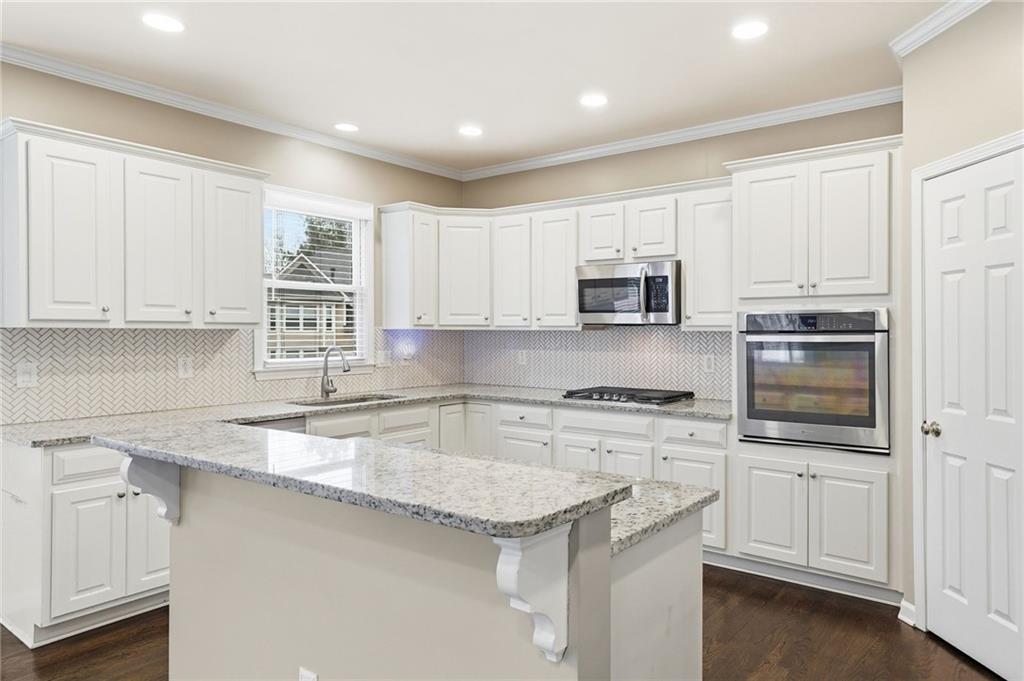 310 Stoneleigh Drive Southwest Atlanta, GA 30331 - Photo 22 of 67