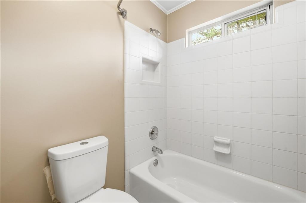 310 Stoneleigh Drive Southwest Atlanta, GA 30331 - Photo 39 of 67