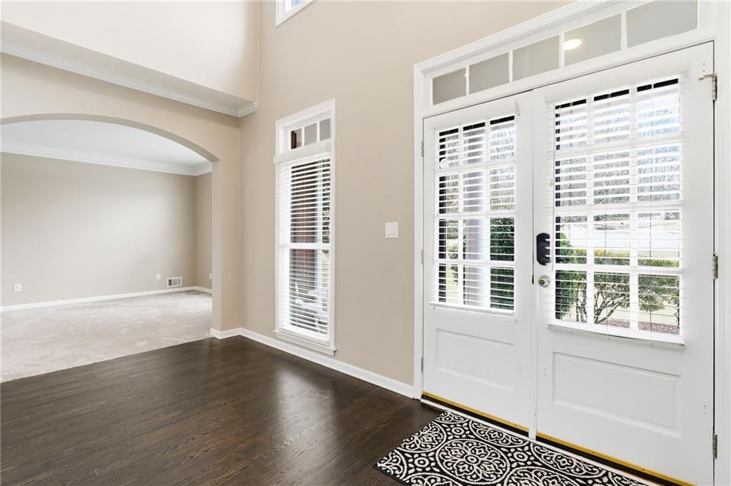 310 Stoneleigh Drive Southwest Atlanta, GA 30331 - Photo 5 of 67