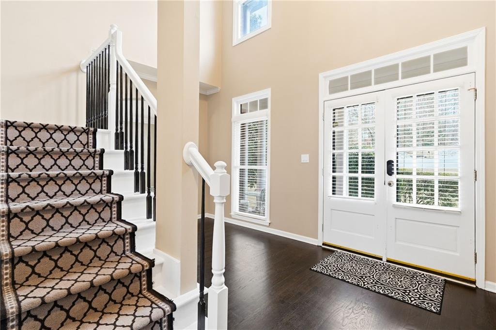 310 Stoneleigh Drive Southwest Atlanta, GA 30331 - Photo 6 of 67