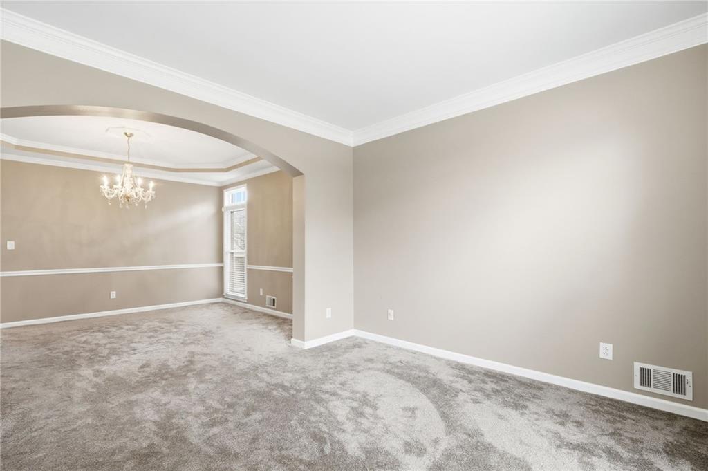 310 Stoneleigh Drive Southwest Atlanta, GA 30331 - Photo 7 of 67