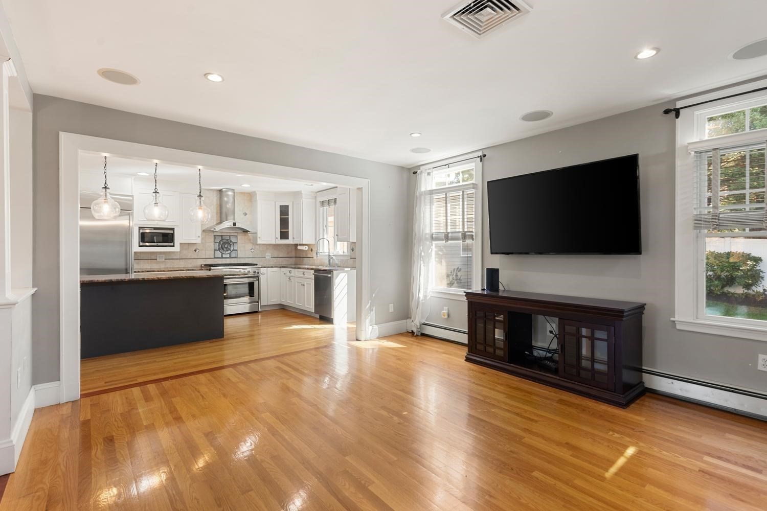 85 Robbins Road Watertown, MA 02472 - Photo 13 of 40 Gallery Image 13