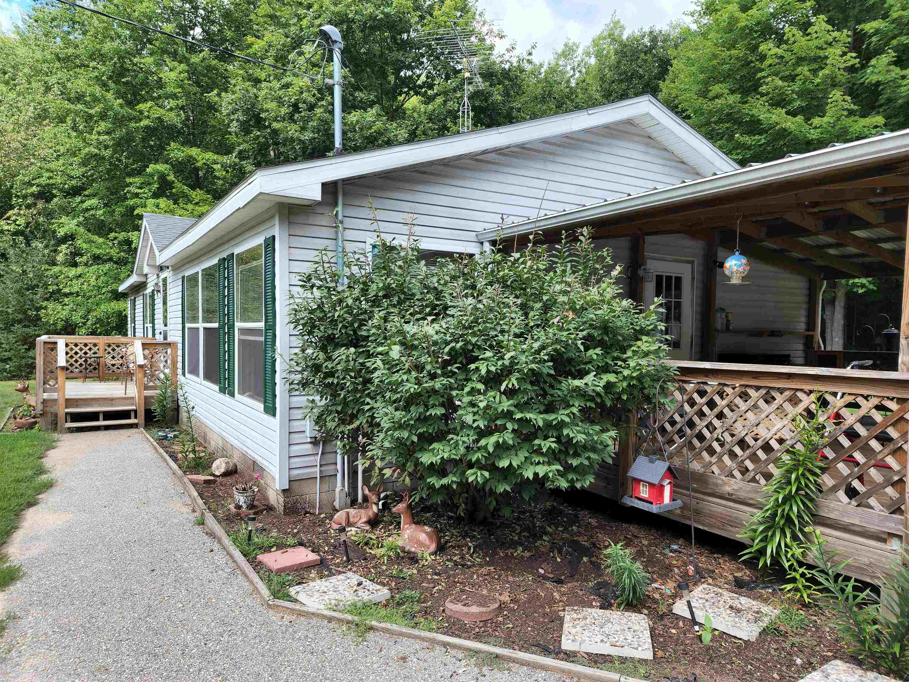 9801 Meredith Grade Road Harrison, MI 48625 - Photo 3 of 30