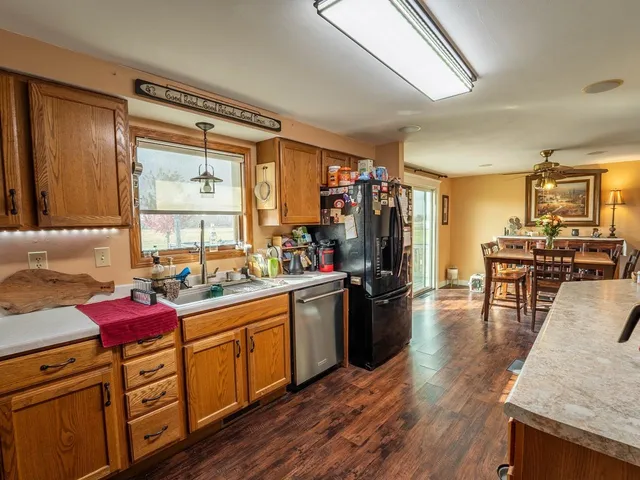 $645,000 | 9037 County Rd D, Winneconne, WI 54986