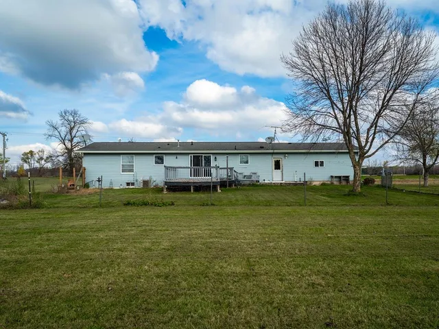 $645,000 | 9037 County Rd D, Winneconne, WI 54986