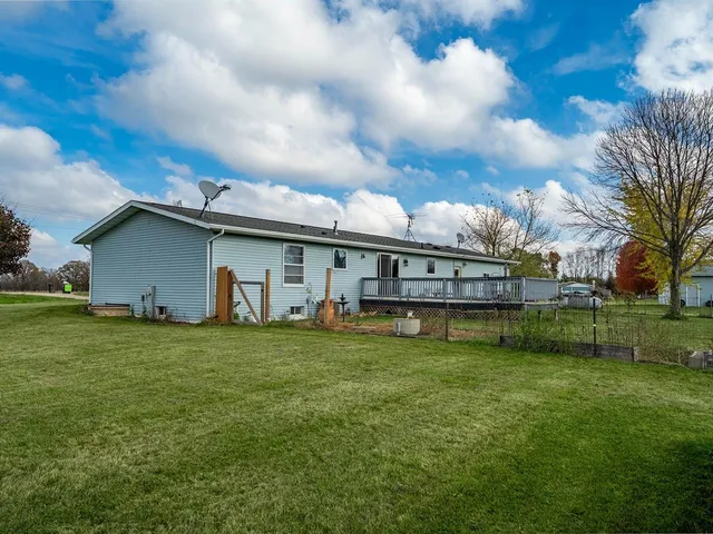 $645,000 | 9037 County Rd D, Winneconne, WI 54986